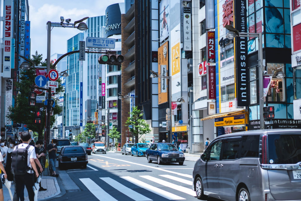 見慣れた景色。暑い。